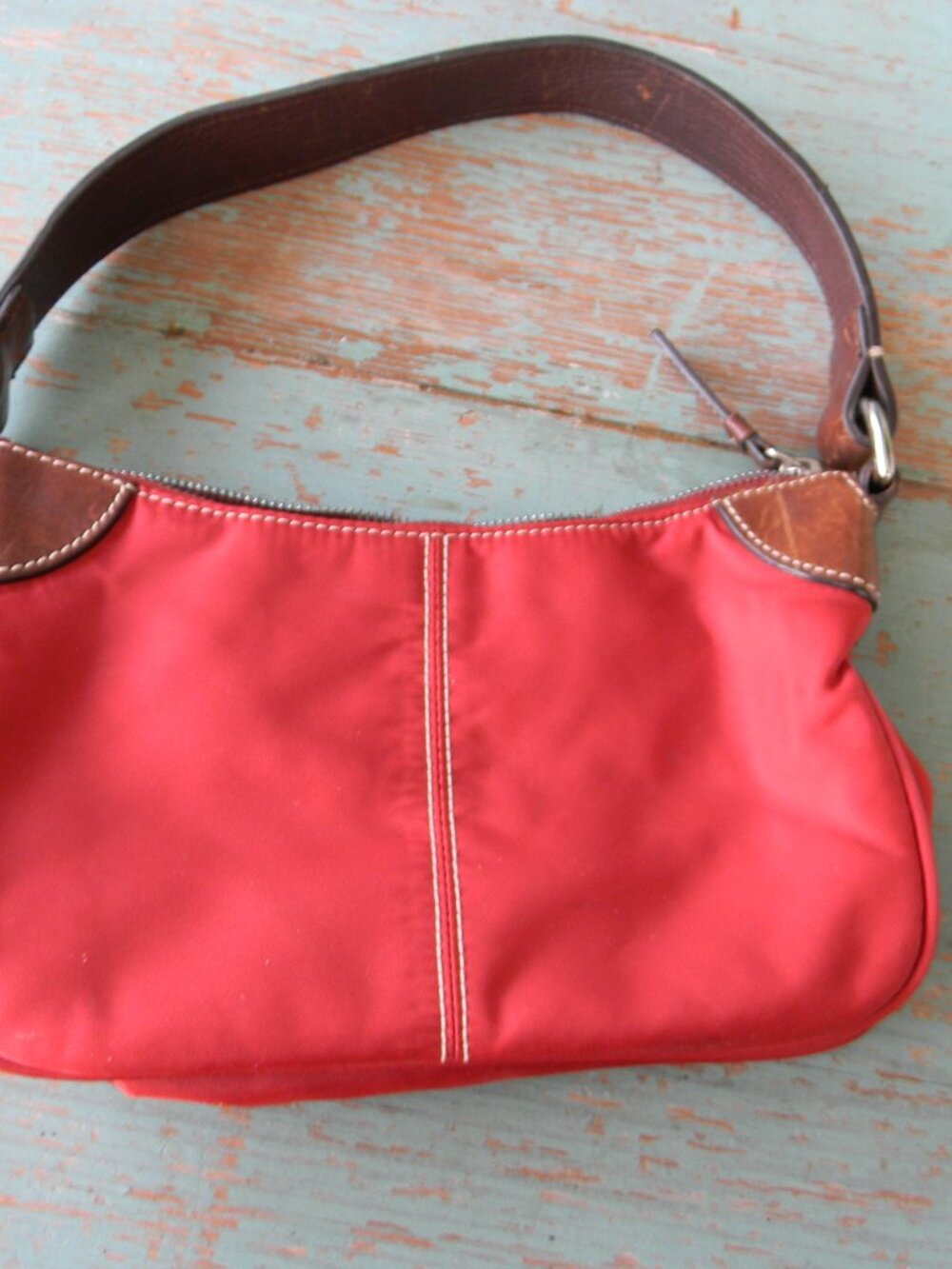 Dooney & Bourke Wayfarer RED Nylon Mini Shoulder Bag with Leather Trim Y2K - Picture 5 of 11